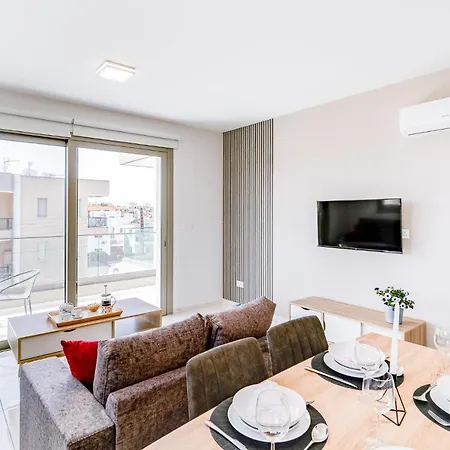 Adolina One Bedroom 304 By Ezoria *