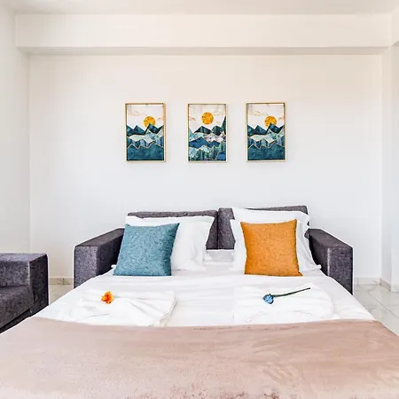 Adolina One Bedroom 304 By Ezoria *
