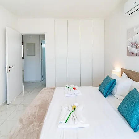 Adolina One Bedroom 304 By Ezoria Apartmán Paphos